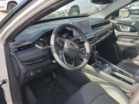 Used 2026 Jeep Compass Limited AWD/4WD image 5