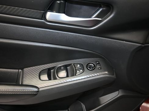 Certified 2024 Nissan Altima 2.5 SV FWD image 11