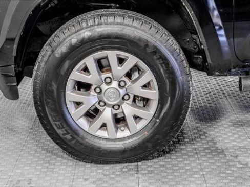 Used 2017 Toyota Tacoma SR5 w/ Tow Package RWD image 32