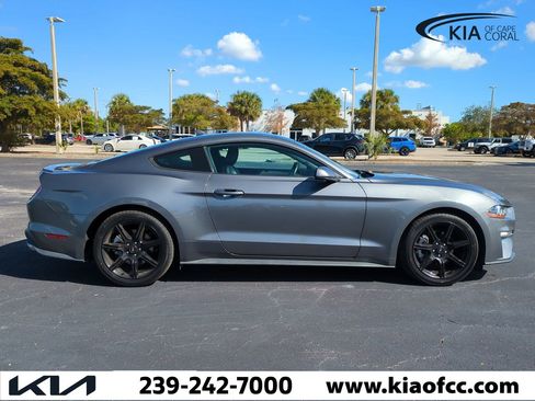 Used 2021 Ford Mustang Premium image 4