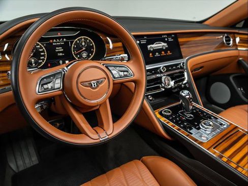 Used 2021 Bentley Flying Spur V8 image 12