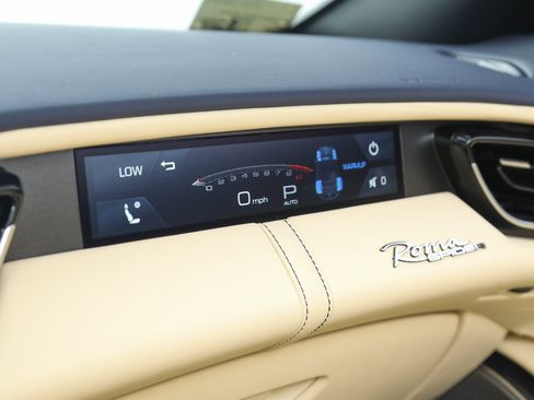 Certified 2025 Ferrari Roma Spider RWD image 33