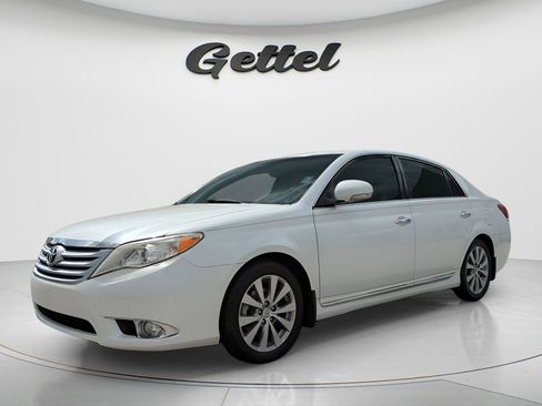 Used 2011 Toyota Avalon Limited image 1
