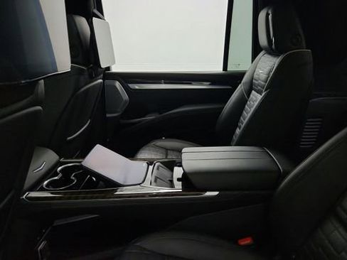 Certified 2026 Cadillac Escalade ESV Platinum Sport image 20