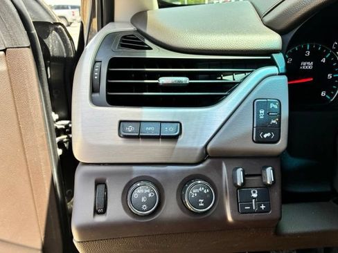 Used 2017 GMC Yukon Denali w/ Open Road Package AWD/4WD image 18