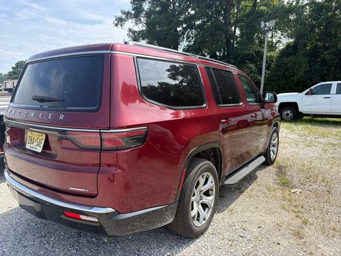Used 2022 Jeep Wagoneer Series II AWD/4WD image 3