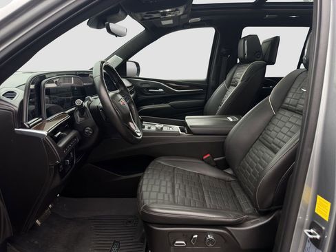 Used 2023 Cadillac Escalade Sport Platinum w/ LPO, ONYX Package AWD/4WD image 9
