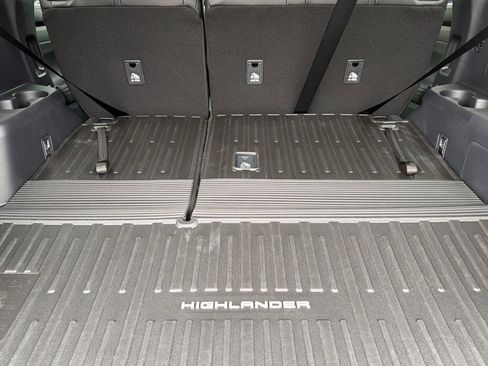 Certified 2026 Toyota Highlander XLE image 16