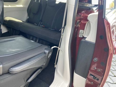 Used 2023 Chrysler Voyager LX FWD image 46