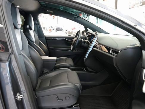 Used 2017 Tesla Model X 75D image 44