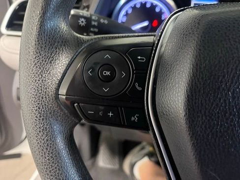 Used 2018 Toyota Camry LE image 25