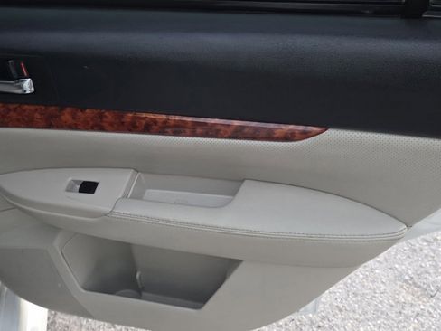 Used 2011 Subaru Legacy 2.5i Limited image 14