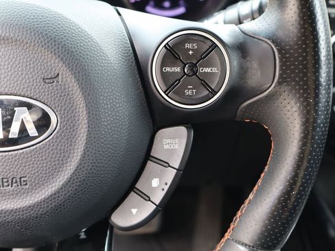 Used 2018 Kia Soul ! w/ Tech Package FWD image 13