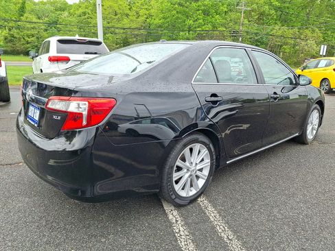 Used 2012 Toyota Camry XLE w/ Leather Pkg FWD image 6