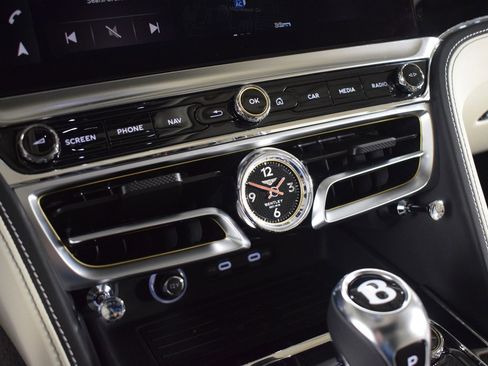 New 2025 Bentley Flying Spur Plug-In Hybrid image 31