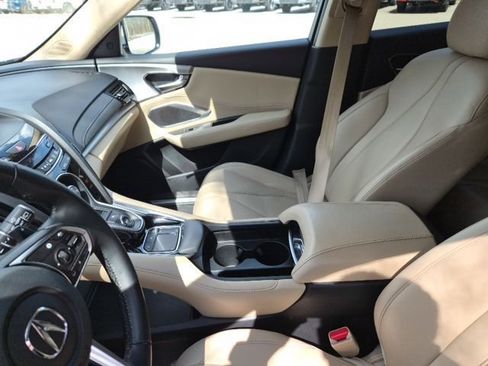Used 2024 Acura RDX SH-AWD image 17