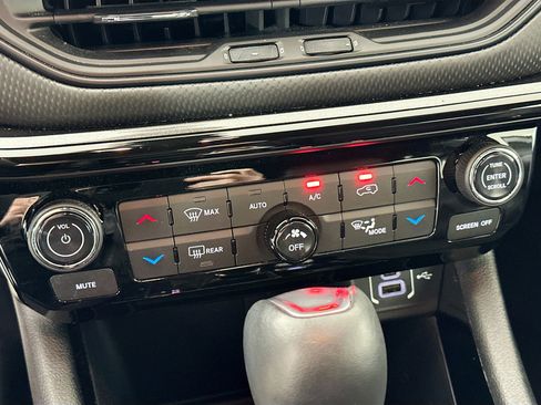 Certified 2023 Jeep Compass Latitude w/ Convenience Group AWD/4WD image 20