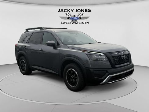 Used 2025 Nissan Pathfinder Rock Creek AWD/4WD image 7