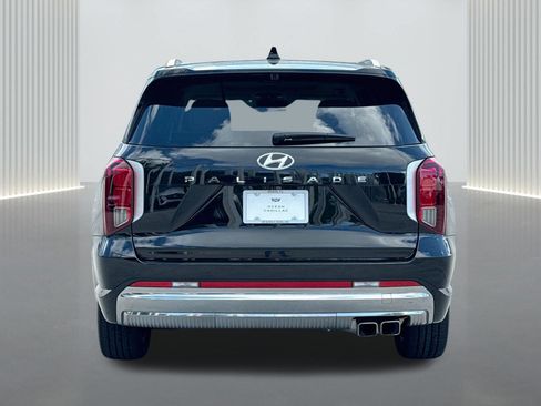 Used 2025 Hyundai Palisade Calligraphy FWD image 4