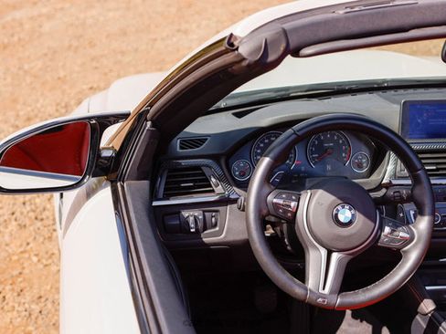 Used 2015 BMW M4 Convertible image 47