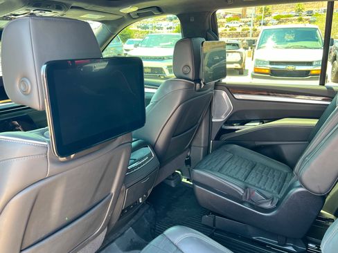 Used 2025 Cadillac Escalade Sport Platinum w/ LPO, ONYX Package AWD/4WD image 20