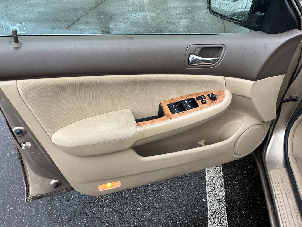 Used 2004 Honda Accord EX image 12