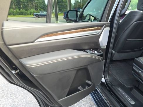 Used 2025 Cadillac Escalade Sport Platinum AWD/4WD image 34