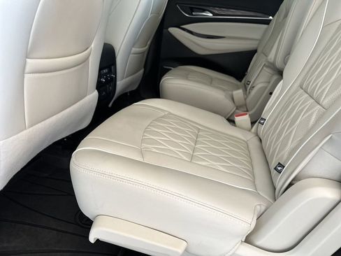 Used 2022 Buick Enclave Avenir w/ Avenir Technology Package image 32
