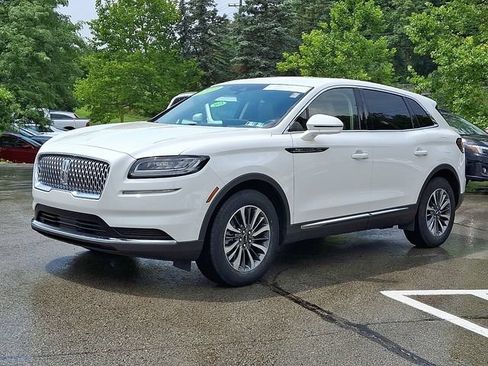 Certified 2023 Lincoln Nautilus AWD w/ Premium Package image 3