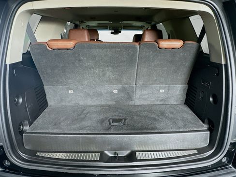 Used 2018 Cadillac Escalade Luxury image 30