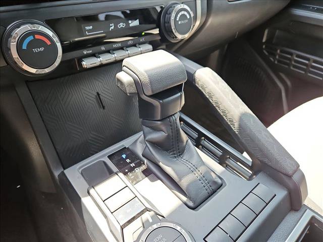 Used 2025 Toyota Tacoma SR5 AWD/4WD image 11