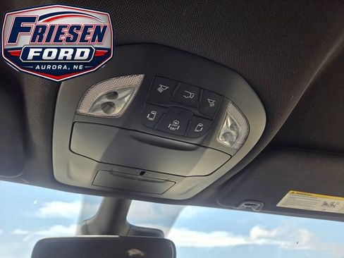 Used 2025 Chrysler Pacifica Select FWD image 22