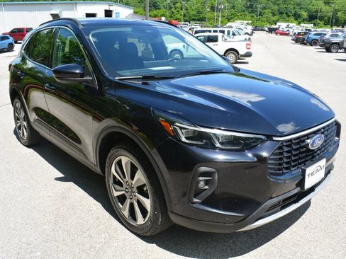 Used 2024 Ford Escape Platinum AWD/4WD image 4