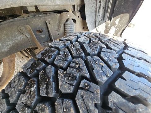 Used 2018 Toyota Tacoma TRD Sport image 11