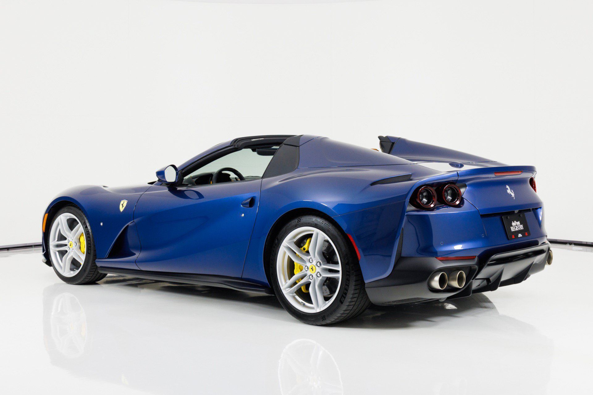 Used 2021 Ferrari 812 GTS RWD image 6