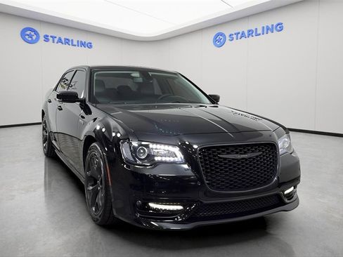 Used 2022 Chrysler 300 Touring L image 14