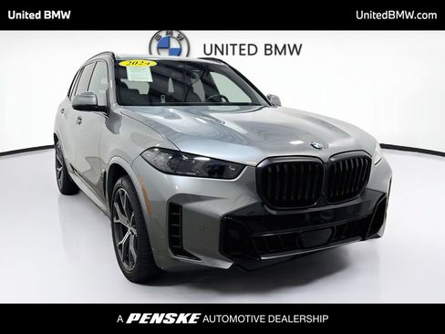 Used 2024 BMW X5 sDrive40i w/ M Sport Package RWD image 3