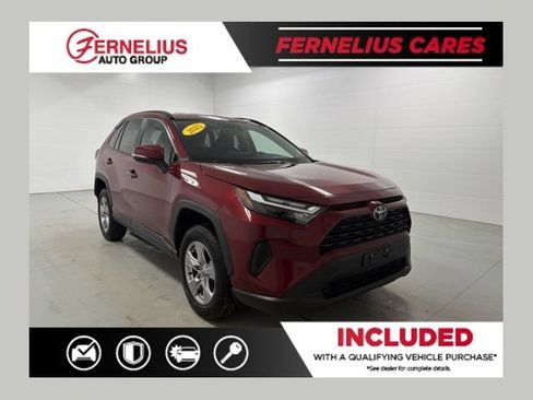 Used 2025 Toyota RAV4 XLE AWD/4WD image 1