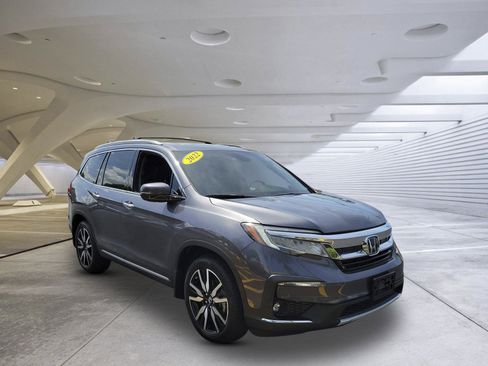 Used 2022 Honda Pilot Touring image 1