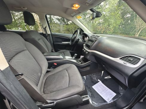 Used 2018 Dodge Journey SE FWD image 31