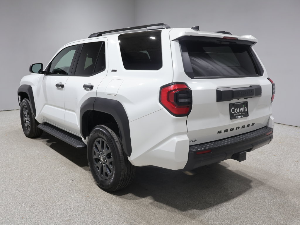 Used 2025 Toyota 4Runner SR5 AWD/4WD image 5