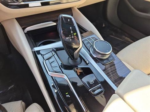 Used 2023 BMW 530i w/ Convenience Package RWD image 12