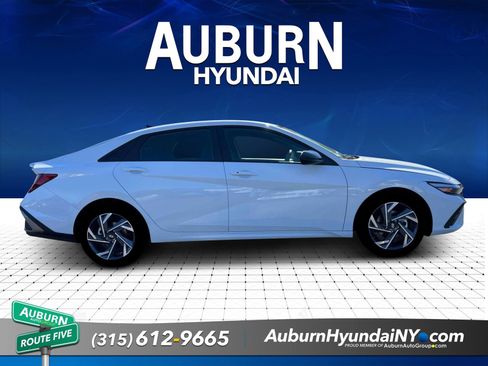 New 2025 Hyundai Elantra Sport FWD image 9