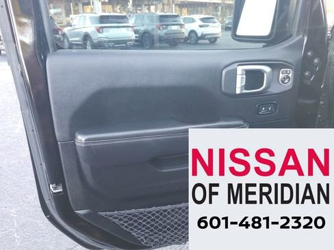 Used 2020 Jeep Gladiator Overland image 9