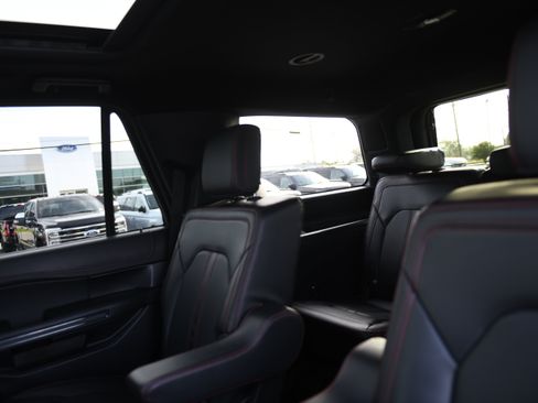 Used 2022 Ford Expedition Limited RWD image 13