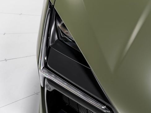 Used 2025 Lamborghini Revuelto image 41