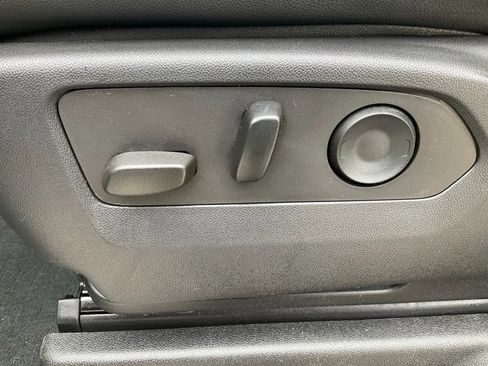 Used 2022 Chevrolet Silverado 1500 ZR2 image 6