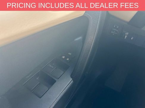 Used 2017 Toyota Corolla LE w/ LE Premium Package w/Moonroof FWD image 12