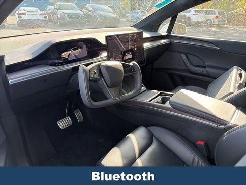 Used 2022 Tesla Model X image 4