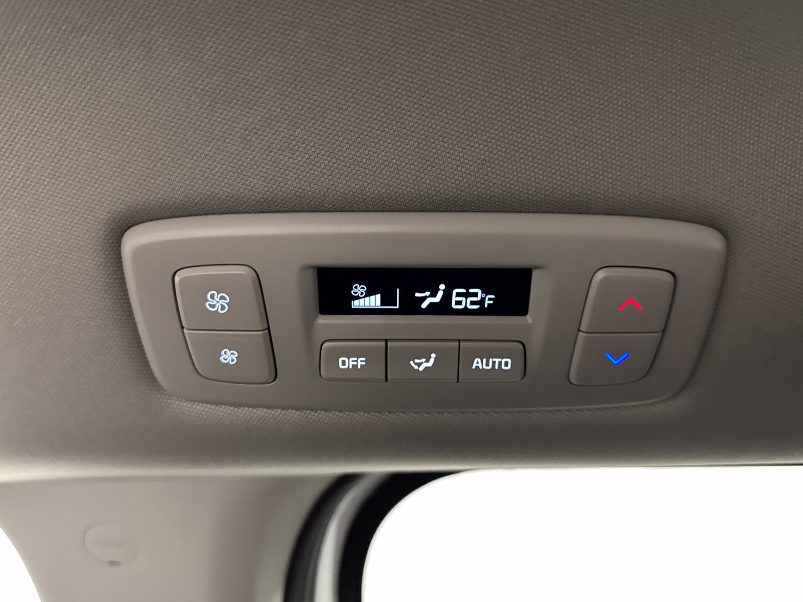 Certified 2026 Kia Carnival LXS FWD image 26